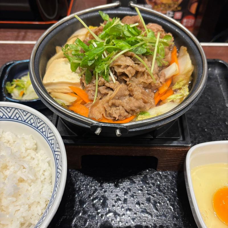 牛すき鍋膳(吉野家 聖蹟桜ヶ丘駅店)