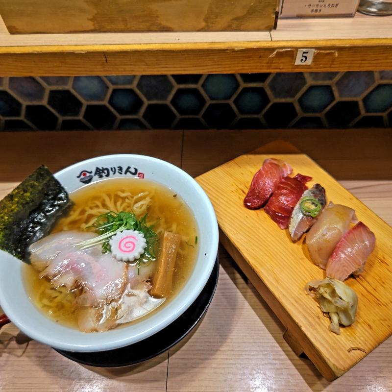 プレミアム貝出汁らーめん＋日替り5貫(すごい煮干ラーメン野毛 すし 釣りきん)