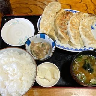 ギョーザ定食(味吉 （アジキチ）)