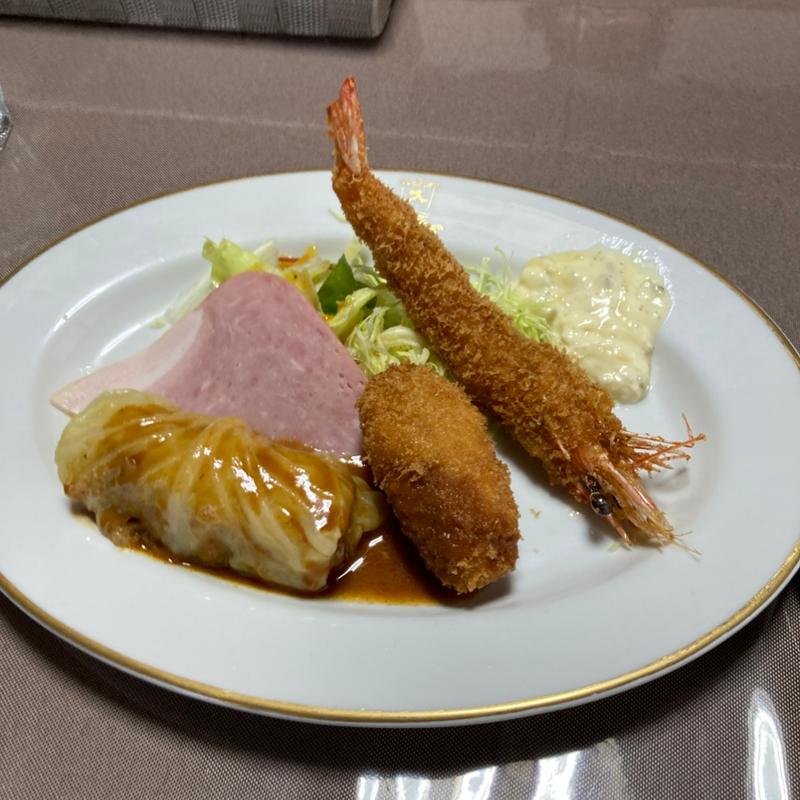 入舟ランチB 天使のエビフライ、カニクリームコロッケ、ロールキャベツ(洋食入舟)