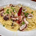タコとヤリイカのペペロンチーノ(オリーブの木大崎ゲートシティ店)
