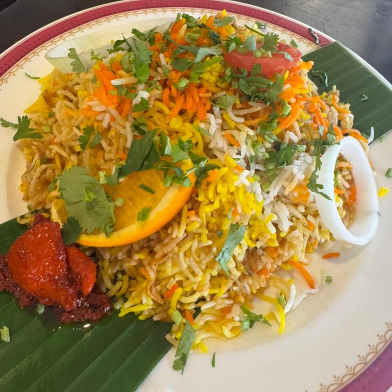 チキンビリヤニ(カーンケバブビリヤニ （Khan kebab biryani）)