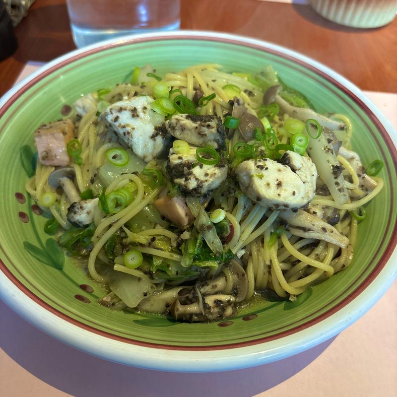 鮮魚と季節の野菜のオリーブアンチョビソーススパゲッティ(タベルナ・パパ )
