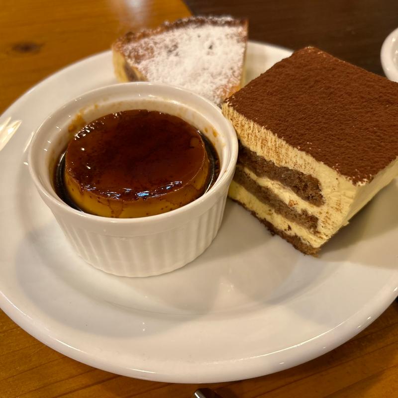 デザート3種盛り　(Cafe & Bar FLAUTA(カフェ & バル フラウタ))