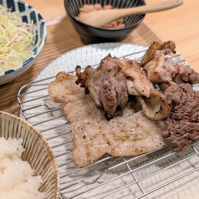 ミックス定食(山本肉炭)
