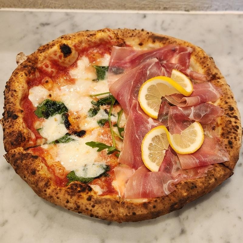 ハーフ＆ハーフ
マルゲリータ レオーネ(ピッツェリア・アッソ・ダ・ヤマグチ 中崎町店)