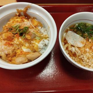 親子丼(並)+小うどんはいから(なか卯・銀座七丁目店)