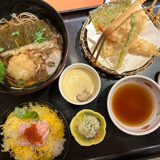 かにいくらちらしと帆立天入りかにそば膳