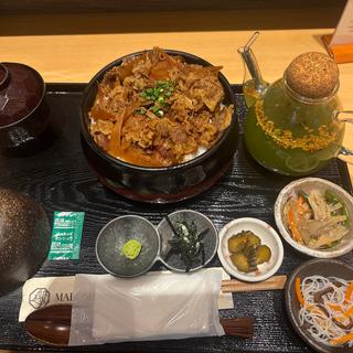 謹製牛まぶし定食