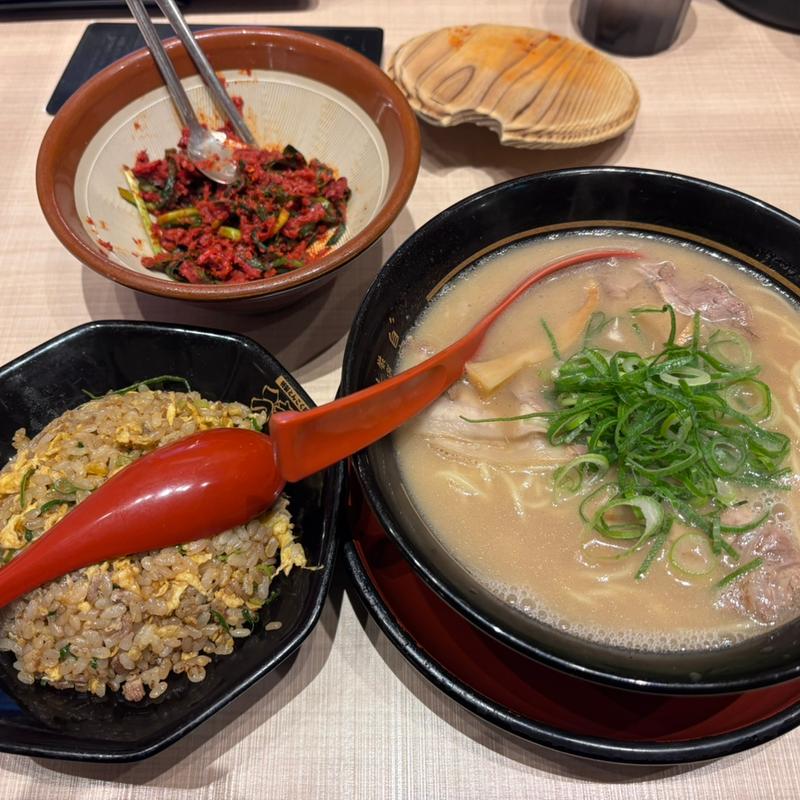 特製ラーメンセット(豚旨うま屋ラーメン 刈谷店)