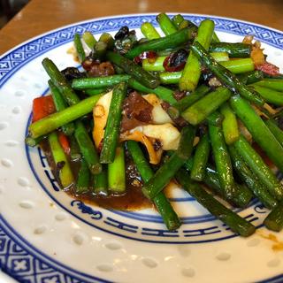にんにくの茎炒め(香港麺 新記)