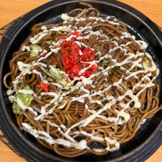 まるしょう特製ソース焼きそば　太麺　目玉焼き