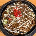 まるしょう特製ソース焼きそば　太麺　目玉焼き(焼きそばのまるしょう 本郷三丁目店)
