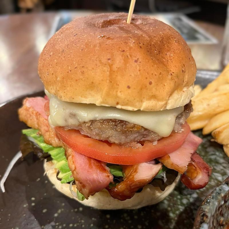 アボガドベーコンチーズ(Smoky Monkey Hamburger & More)