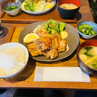 からあげ定食(かんすけ 薬院店)