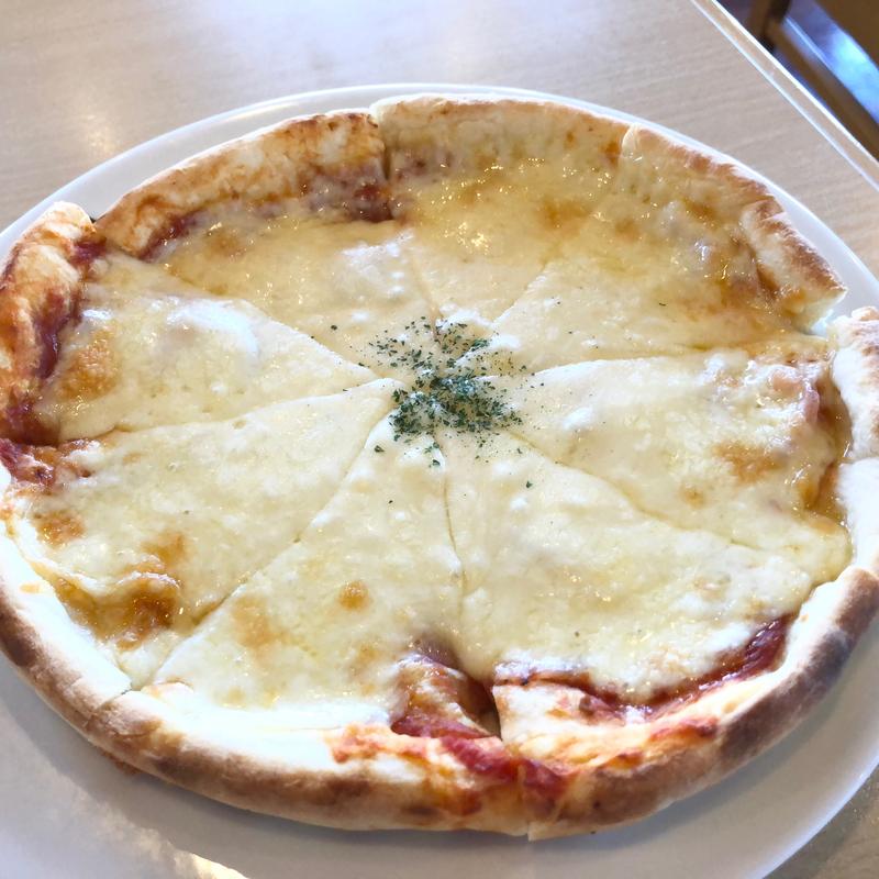 チーズたっぷりベーコンピザ(ジョイフル八潮店)