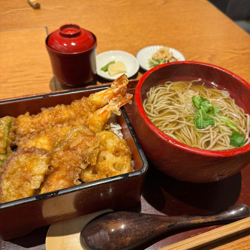 天然海老の特製天重とミニかけ蕎麦(鴨と醸し 鼓道)