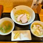 昆布水つけそば（白）（肉ワンタン海老ワンタン）(支那そば くろ田)