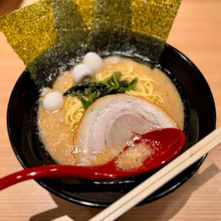醤油ラーメン(鶴金豚)