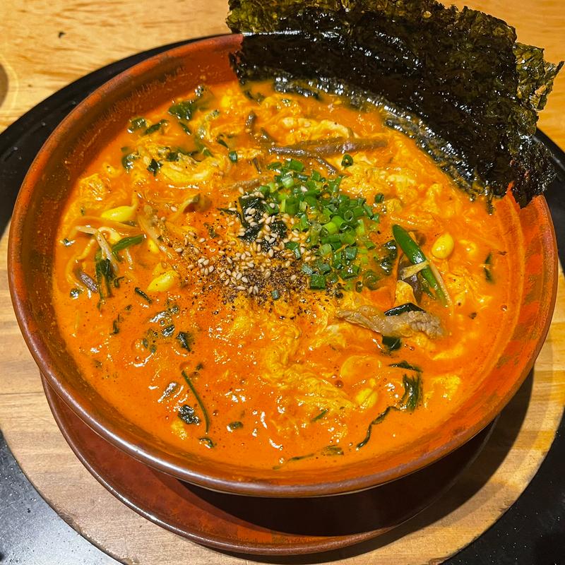 名物ユッケジャン麺(焼肉トラジ 名古屋セントラルタワーズ店)