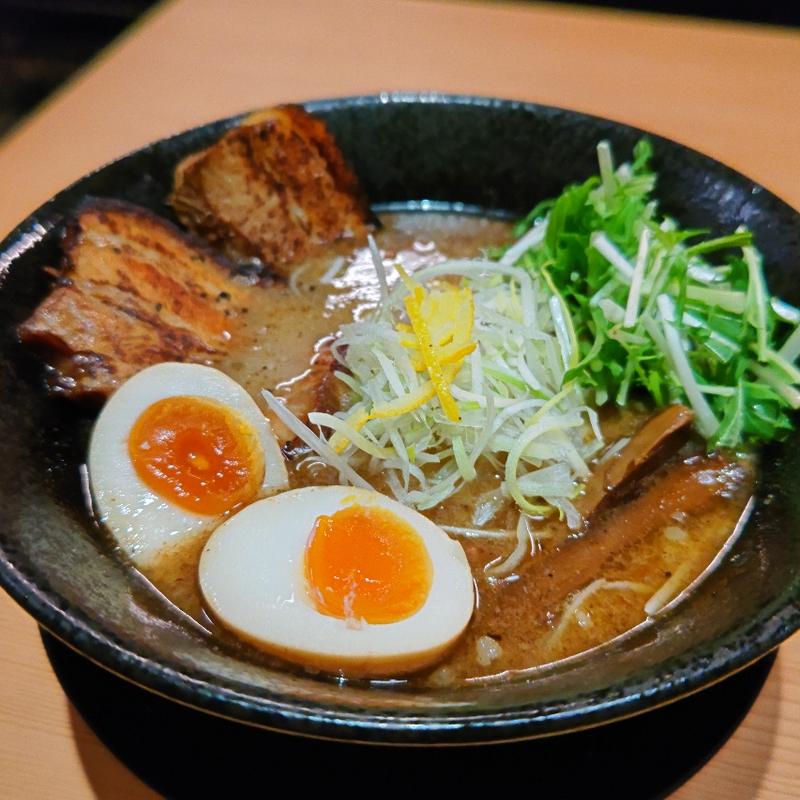 豚骨魚介特製らぁめん(戸みら伊 伊勢佐木モール店)