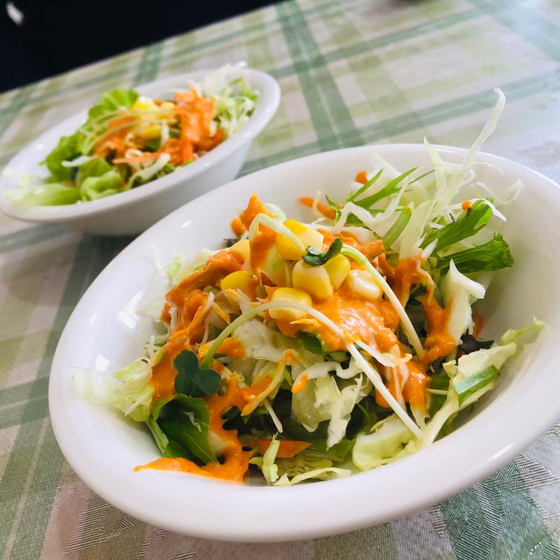 ランチサラダ_2種類カレーセット(本場インド・ネパール料理 ラリグラス)