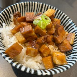 煮豚丼(らぁ麺 せんいち)