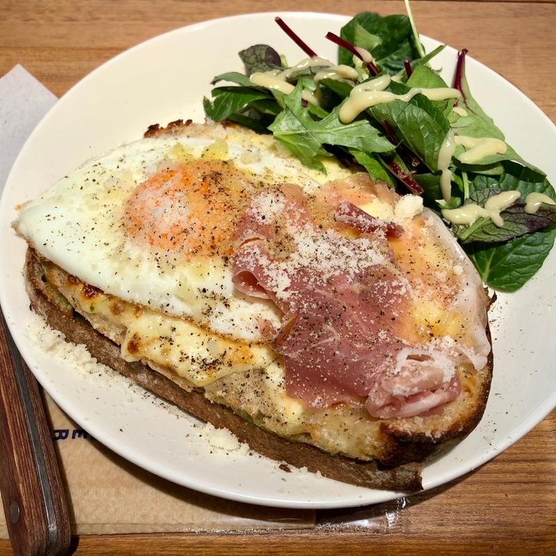ケールジェノベーゼクロックマダム(THE CITY BAKERY 中目黒駅)