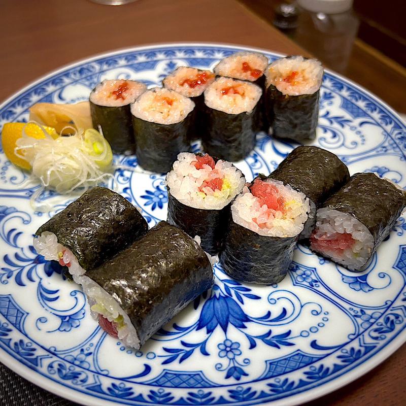 鉄火巻、すじこ巻(味の店 スズラン （あじのみせ すずらん）)