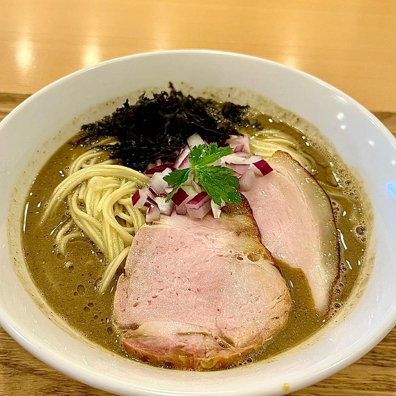 濃厚煮干しそば(麺道 ひとひら)