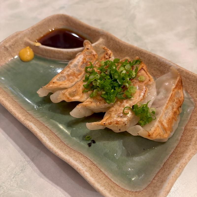 100円餃子(三万石 （さんまんごく）)