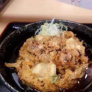 げそと蓮根のかき揚げ天そば(梅もと ヤエチカ店)