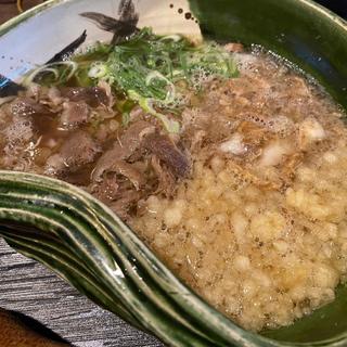 にくかすうどん