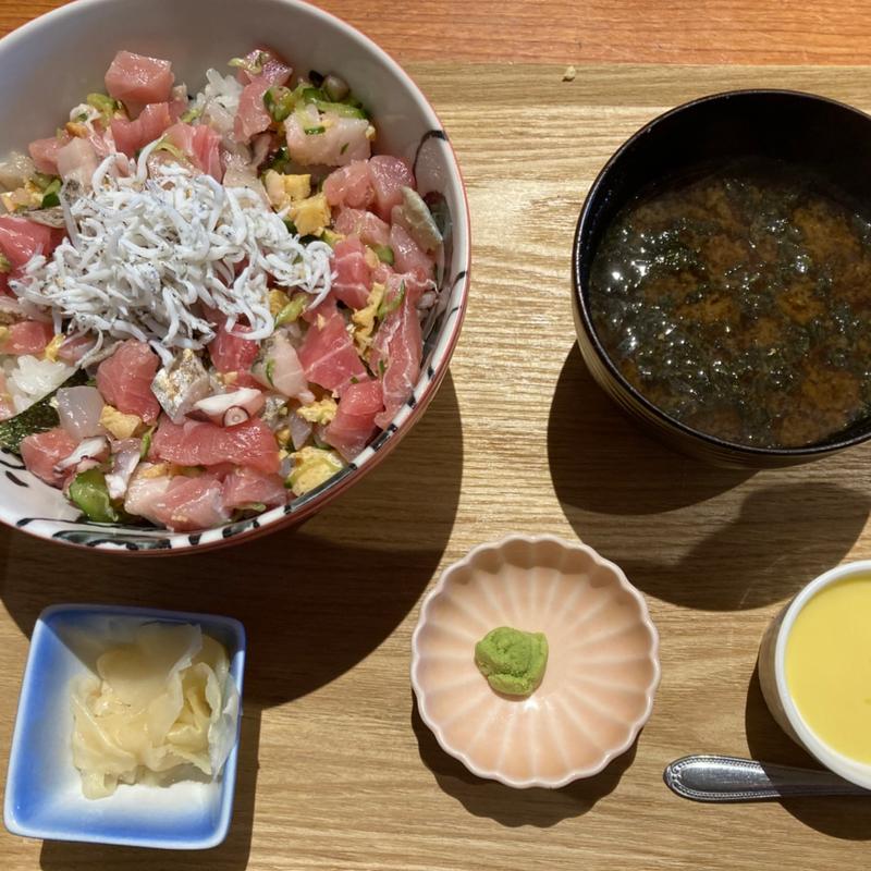 海鮮バラちらし丼(まぐろ大谷)