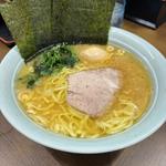 ラーメン　中(寿々喜家 （スズキヤ）)