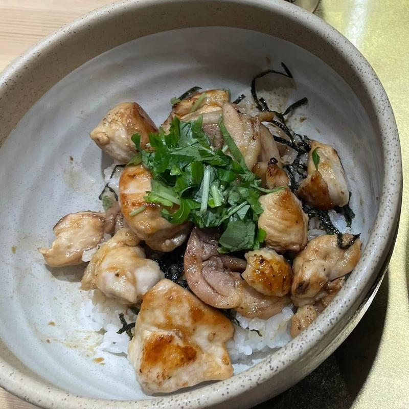 コーチンの焼き鳥丼(自家製麺 らぁ麺 栗ノ木)