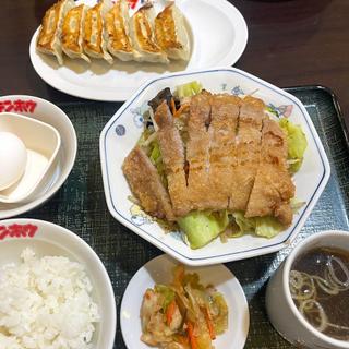 肉揚げ定食 生玉子 餃子(テンホウ イオン上田店)