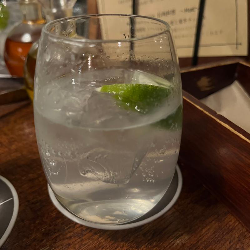 ジントニック(MOKICHI TRATTORIA)