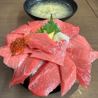 特上本マグロ中トロ丼