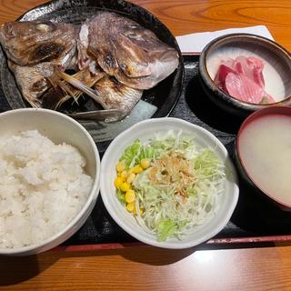 カマ焼き・小刺身(秋葉原漁港 快海 （あきはばらぎょこう かいかい）)