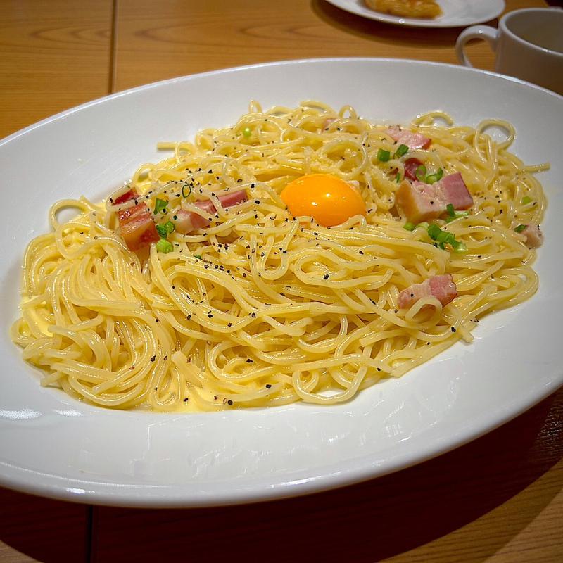 厚切りベーコンのカルボナーラ 鎌倉風 大盛り 鎌パスセット(鎌倉パスタ ヨドバシ仙台店)