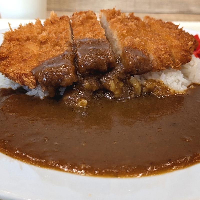 旨辛カツカレー(グリル&パフェ ピノキオ アリオ西新井店)