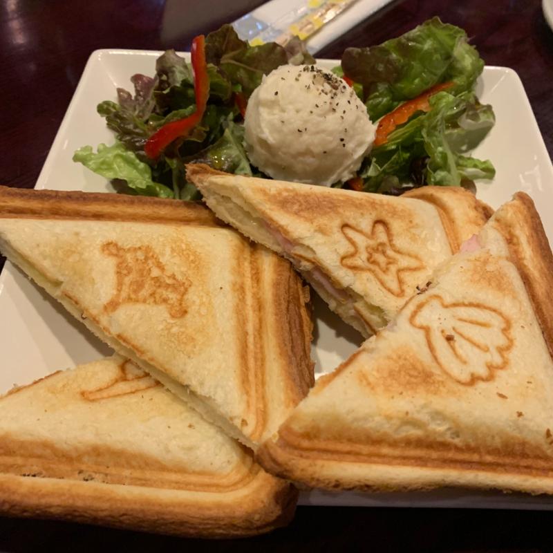 マスタードエッグ&ハムチーズサンド(カフェ・ミエル)