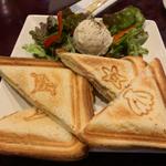 マスタードエッグ&ハムチーズサンド(カフェ・ミエル)