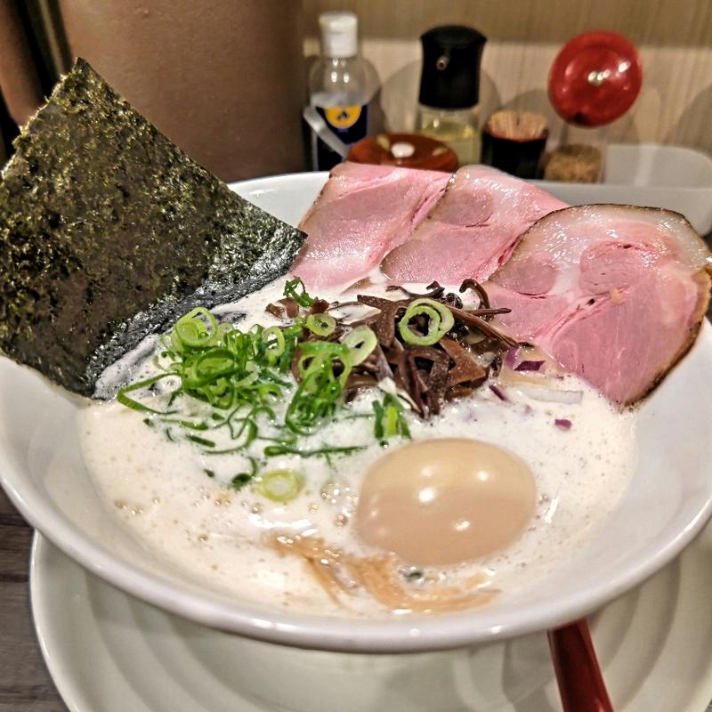 濃厚泡豚骨特製白醤油らーめん(淡麗豚骨TSUCHINOTOMI)