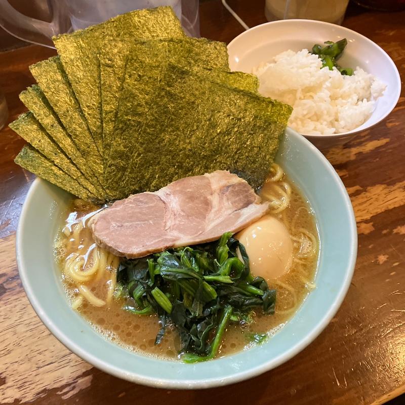 のり玉らーめん(横浜家系ラーメン 家家家)