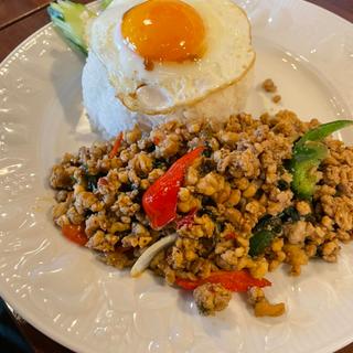 パットガパオガイ(ガズル 東久留米店 )