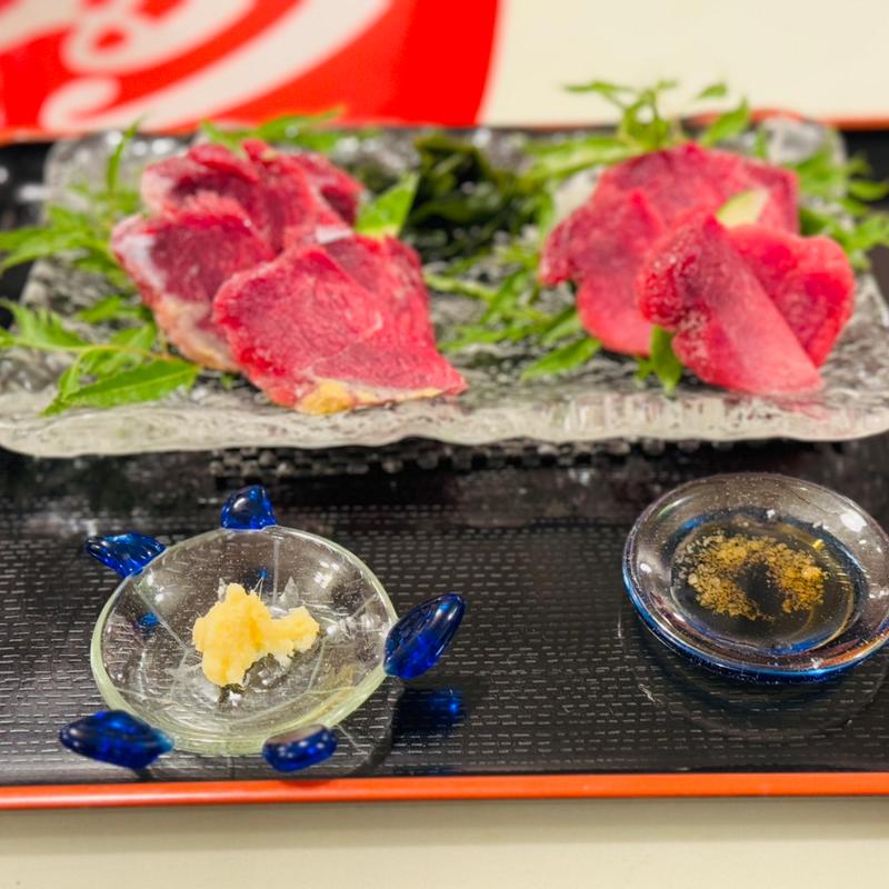 ウミガメの刺身(波食波食)