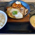 牛・豚・鶏のトリプルカツ定食(かつや 横浜市沢町店)