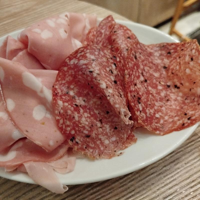 ハムの盛り合わせ(水天宮バルpeppe)